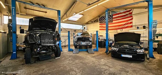 US-Fahrzeuge in der Werkstatt von KFZ Ridder